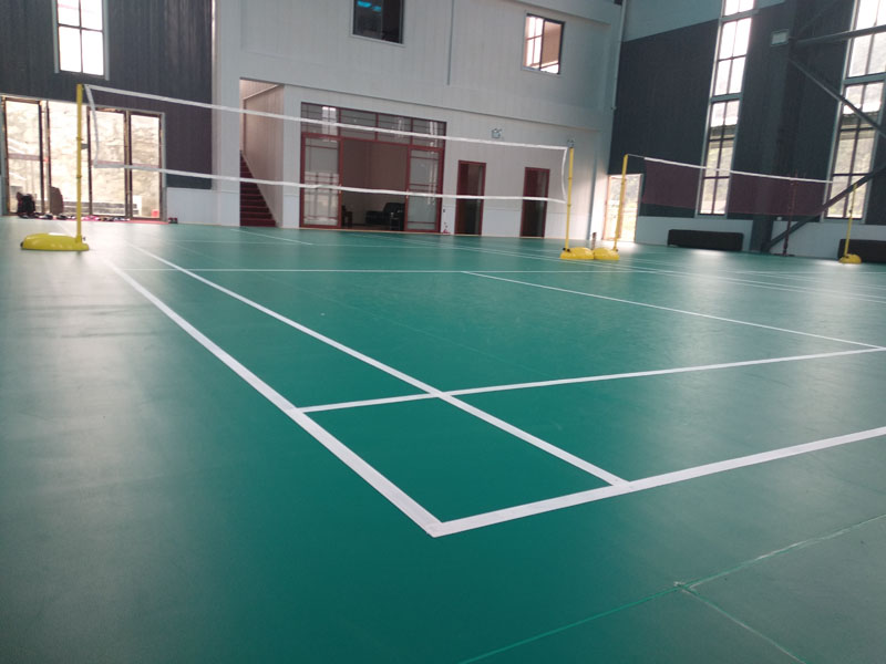 貴州羽毛球地膠pvc墊籃球乒乓球場(chǎng)館地板室內(nèi)外塑膠水晶砂運(yùn)動(dòng)地板膠