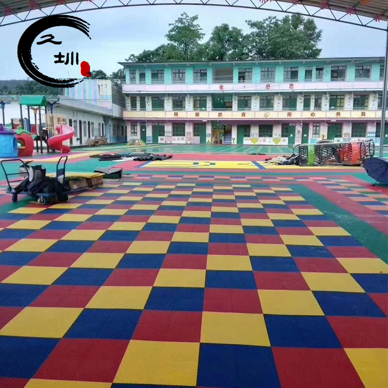 2022年幼兒園室外跑道用懸浮地板廠家塑料拼裝懸浮地板 籃球場懸浮地板